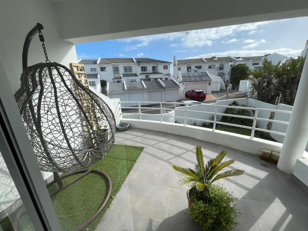Family House On Dolphin Ferienhaus *